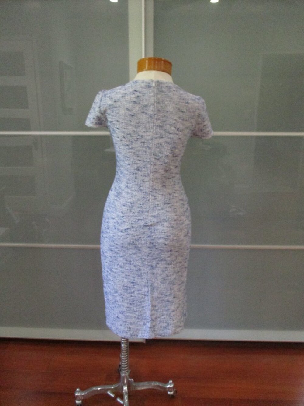 St. John Collection Knit Cap Sleeve Wiggle Midi Dress - Picture 4 of 8